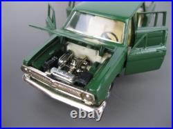 Antique VOLGA Gaz 2402 car model A13 143 made in USSR Soviet Union Original box