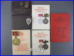 Honorary Builder Ministry Metallurgical Khimstroy Soviet Union badges docs USSR