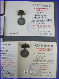 Honorary Builder Ministry Metallurgical Khimstroy Soviet Union badges docs USSR