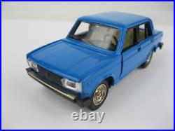 Lada VAZ BA3 2105 Zhiguli 1987 diecast car model 143 made in Soviet Union USSR