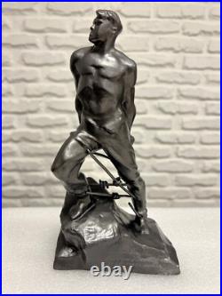 Rare USSR figurine of Hero of the Soviet Union, poet and journalist Musa Jalil