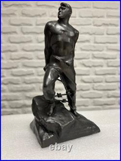 Rare USSR figurine of Hero of the Soviet Union, poet and journalist Musa Jalil
