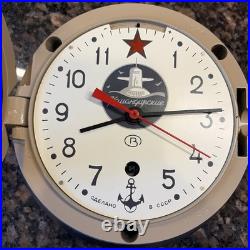 Russian Soviet Navy Komandirskie Red Star Submarine Clock with paperwork and key