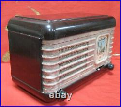 Russian tube Radio MOSKVICH MOSCOW KREMLIN Soviet Union USSR Vintage 50-60s