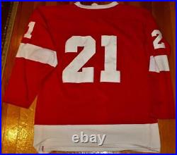 Vintage 1970's Team Russia CCCP Soviet Union Knit Hockey Jersey Sweater Summit